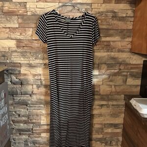 Olivia Rae Maxi Dress  Medium Black White Stripe A3